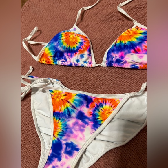 Tie-dye Bikini - Picture 4 of 5